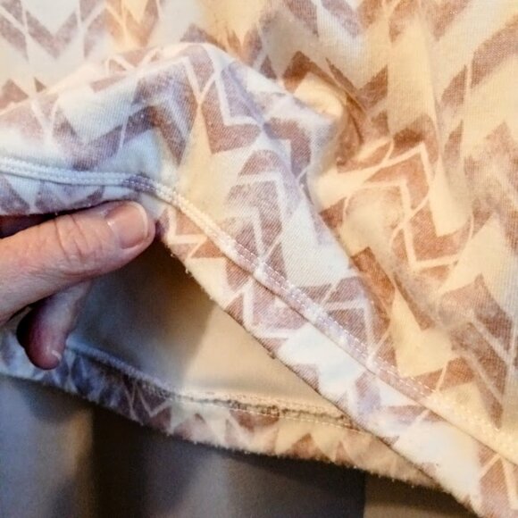 NEW womens XS Crew chevron print blouse Mauve White Raglan sleeve Super soft top - Picture 4 of 8